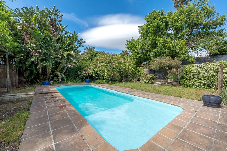 To Let 1 Bedroom Property for Rent in Pinelands Western Cape